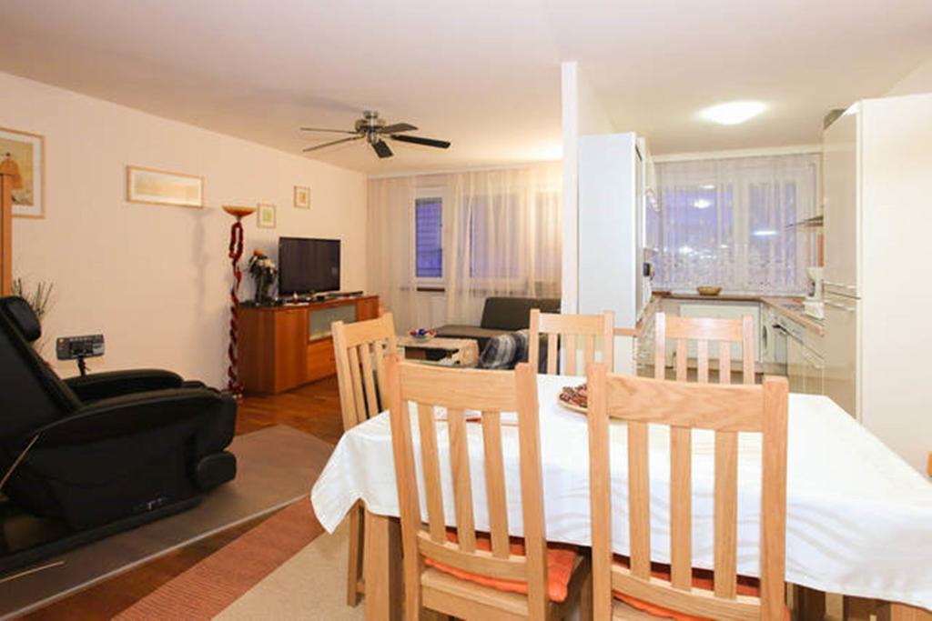 Apartment Mariahilf - 4Rooms4You Vienna Room photo